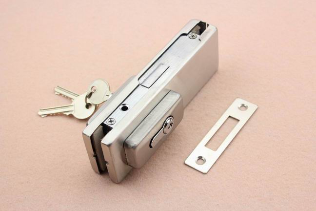 怎麽選擇好的玻璃門鎖夾？