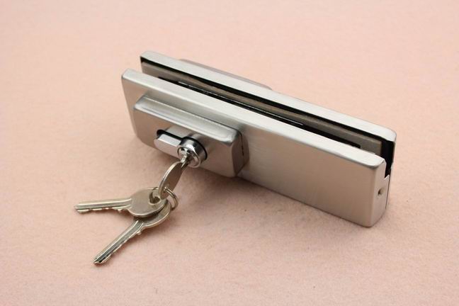 怎麽選擇好的玻璃門鎖夾？